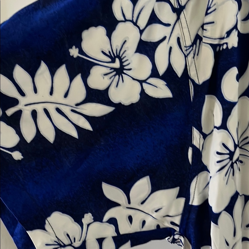 Men's Blue Hawaiian Floral Casual Button Down Shirt. 2XL . NWT - Picture 4 of 5